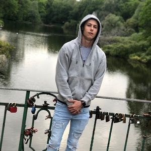 Meet your Posher, Brock